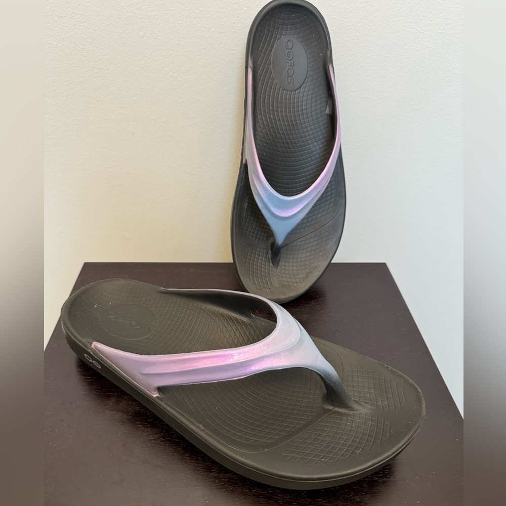 Oofos  Women's Oolala Luxe Sandal in Calypso - Size 10